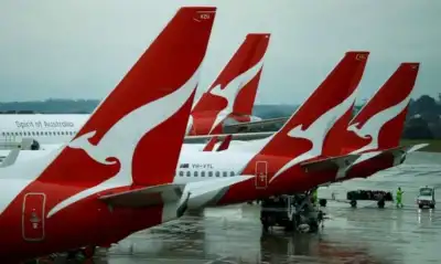 Image for Asian airlines offer perks to keep grounded elite flyers on board