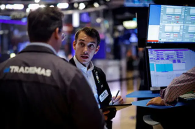 Image for US dollar posts biggest weekly loss since November 2023 on tariff angst