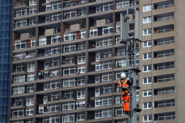 Image for Britain sets 5G goal, says no ‘magic number’ of operators