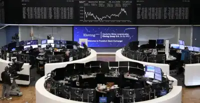 Image for STOXX 600 rises ahead of key data and US tech earnings, energy shares cap gains