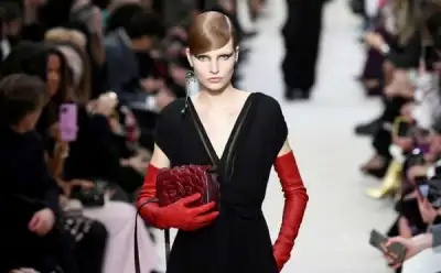 Image for Italy&#8217;s Valentino bans fur and focuses on its main brand