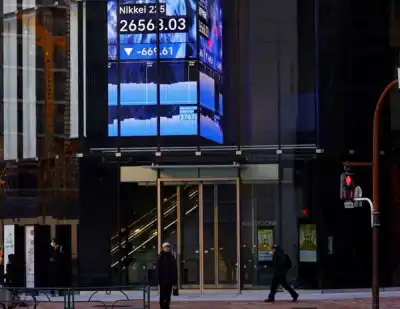 Image for Stocks, dollar pause ahead of Powell, Biden speeches