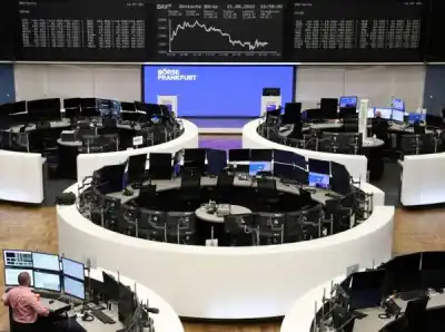 Image for European stocks resume selloff on sliding commodities, inflation worries