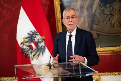 Image for Austria moves towards centrist coalition deal after far right fails