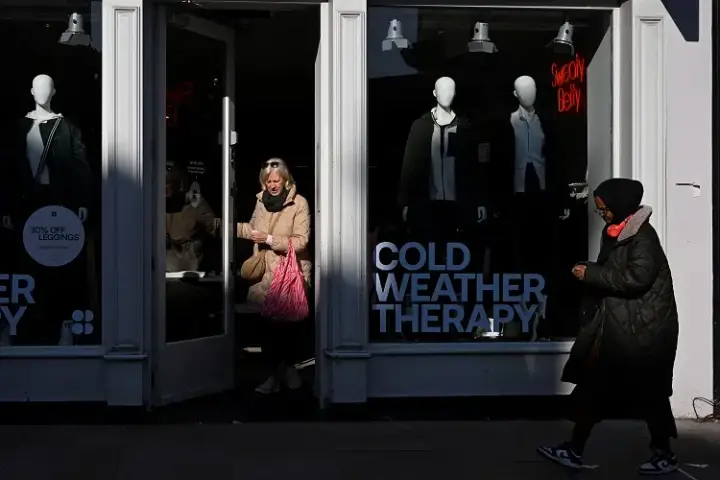 Image for UK retail sales dived before new government’s budget, ONS says