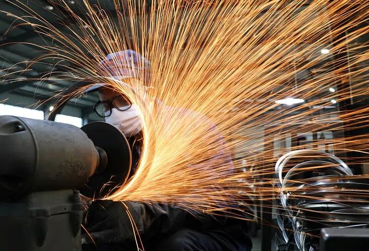 Image for China’s Nov manufacturing activity seen expanding for second month: Reuters poll