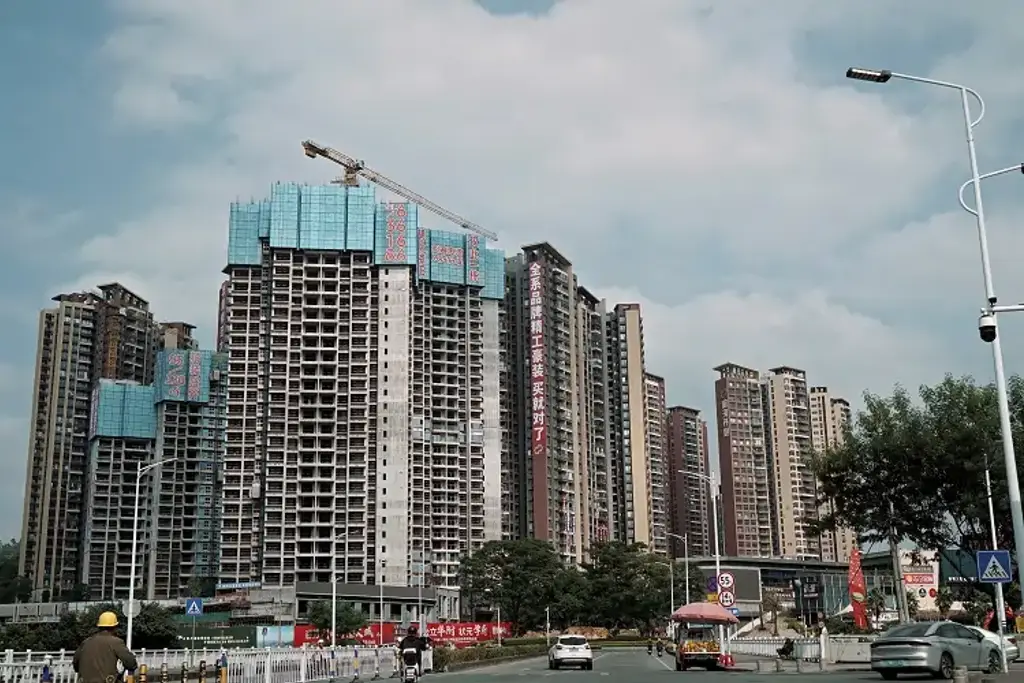 Image for China unveils $1.4 trln local debt package but no direct stimulus