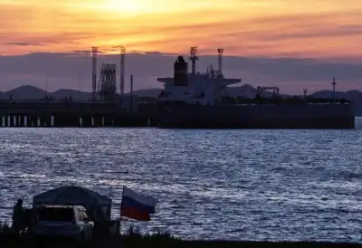 Image for Oil drops 2% in light trading on China demand concern
