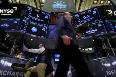 Image for First quarter ‘dash for cash’ largest since early 2020 -BofA