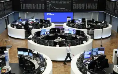 Image for Stocks fall, bonds and gold gain as Russia threats add to Fed jitters