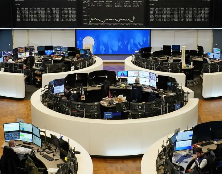 Image for STOXX 600 hits record high on robust earnings, focus on talk of Ukraine peace plan
