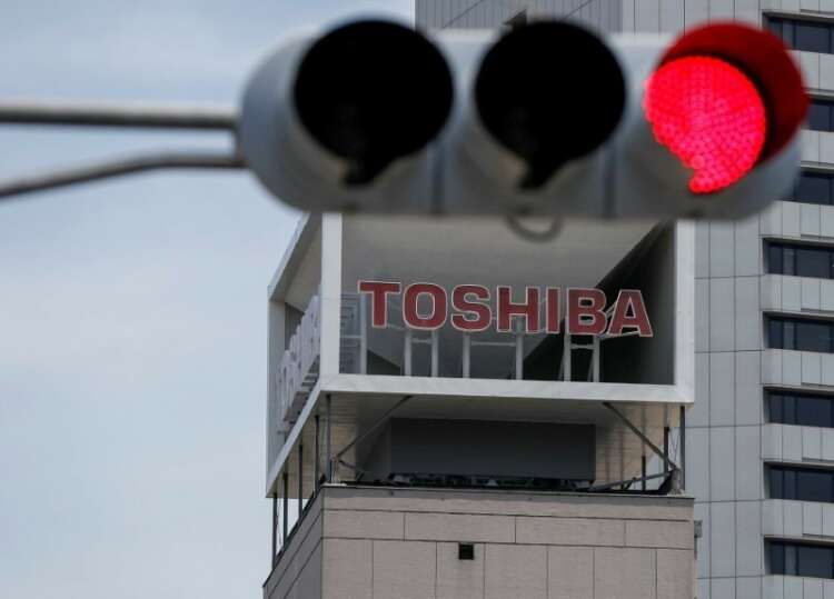 Image for Toshiba changes board nominees as two step down in deepening crisis