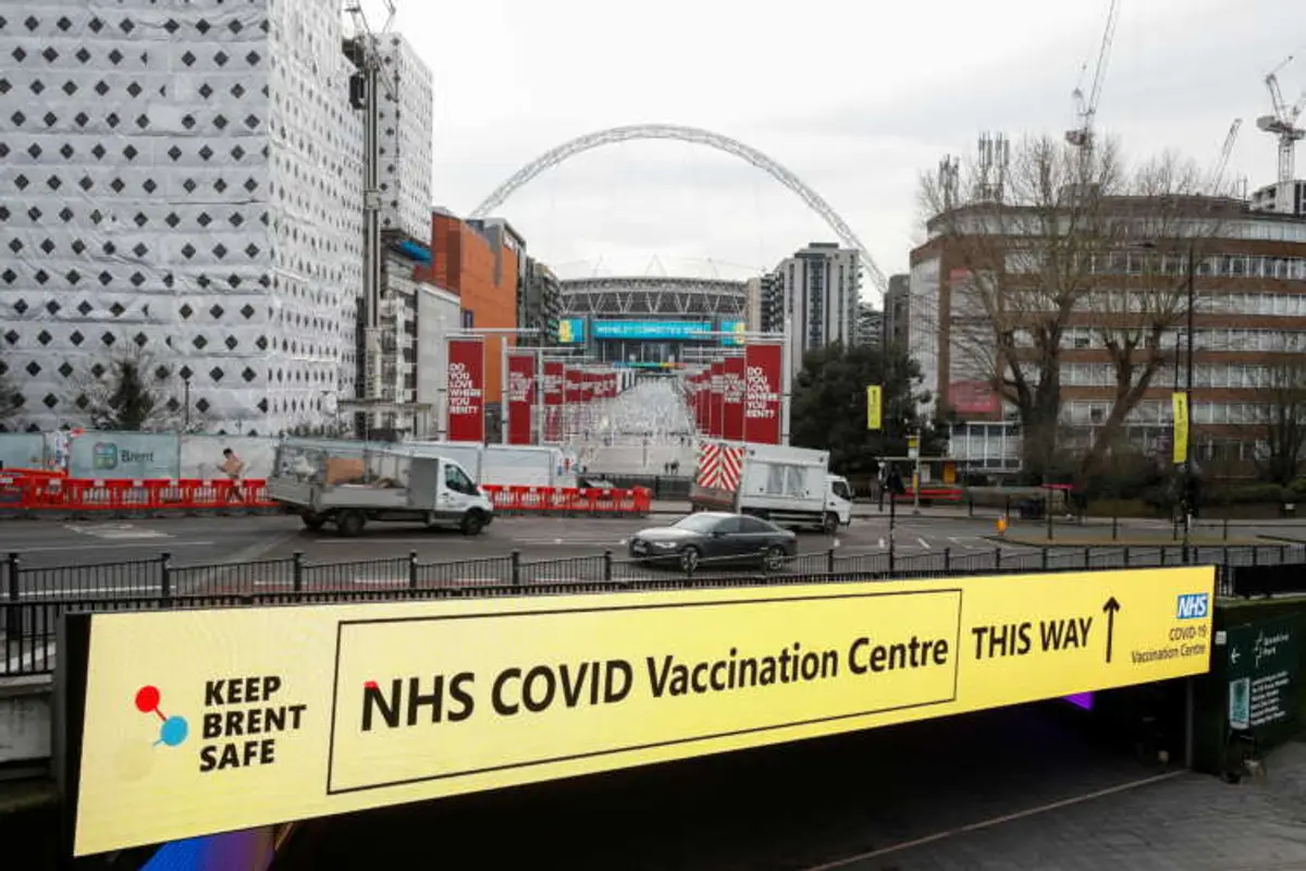 Image for British hospitals use blockchain to track COVID-19 vaccines