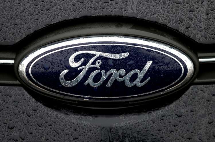 Image for Automakers mandate masks at all U.S. plants but not requiring vaccines