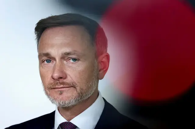 Image for German coalition must find joint response to economic malaise, finance minister says