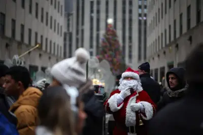 Image for Santa Claus global flight to deliver presents underway
