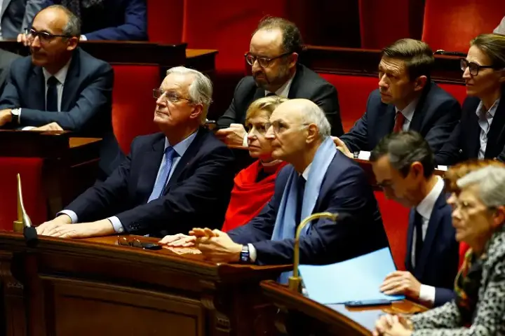 Image for French debt risk premium falls after government collapses
