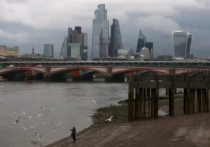 Image for UK business confidence lowest since COVID pandemic, IoD says