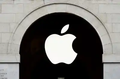 Image for Apple approaches $4 trillion valuation as investors bet on AI momentum
