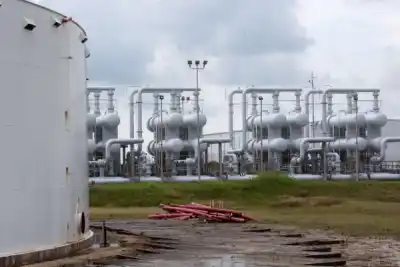 Image for Oil falls from multi-year highs on firmer dollar, hike in UK COVID cases