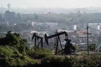 Image for Oil prices extend gains with falling supplies in focus