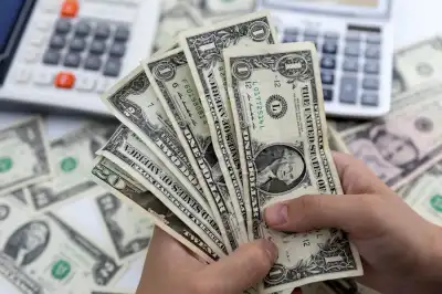 Image for Dollar rallies as Fed’s Powell nixes rate cut bets
