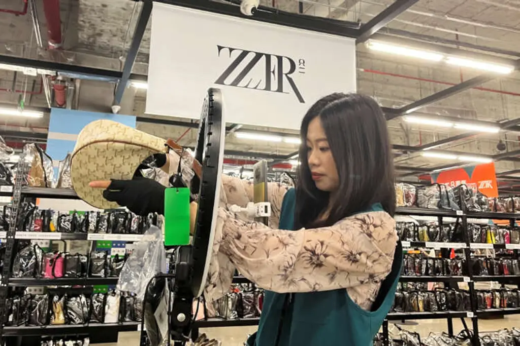 Image for China’s livestreaming attracts young hopefuls as competition grows