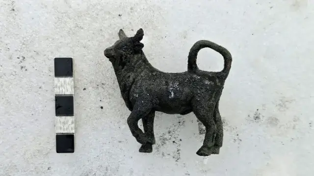 Image for Bronze statues, coins and ancient eggs found in Tuscan thermal baths