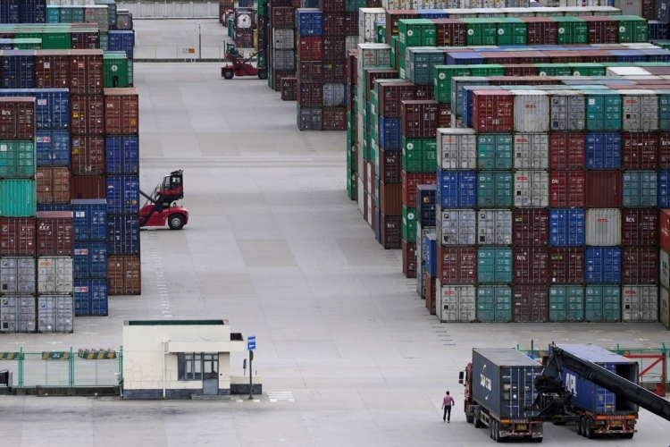 Image for China&#8217;s export growth unexpectedly speeds up in April