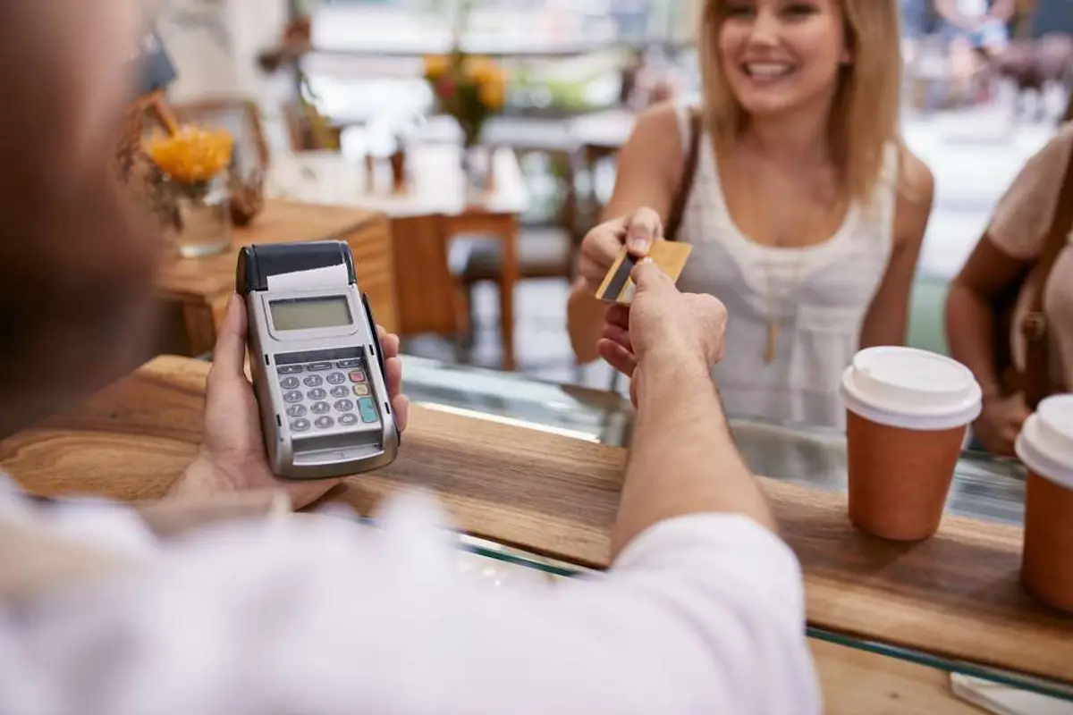 Image for Advanced acquiring and the opportunity for in-store and online retail