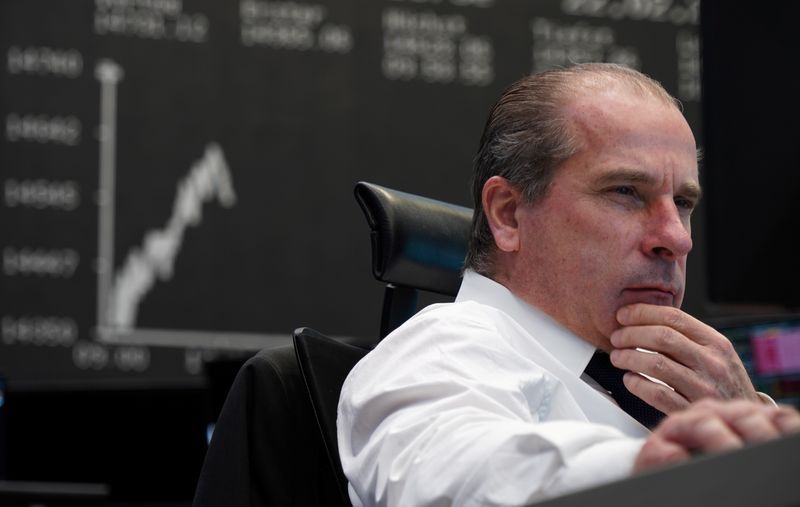 Image for STOXX 600 logs longest weekly winning streak in 10 months