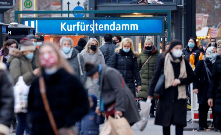 Image for German retail sales tumble in January as lockdown bites