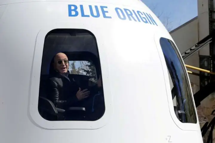 Image for Bid of $28 million wins a rocket trip to space with Bezos