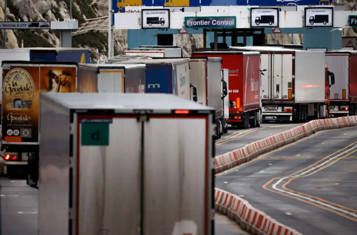 Image for First flashes of Brexit trade trouble appear in UK data