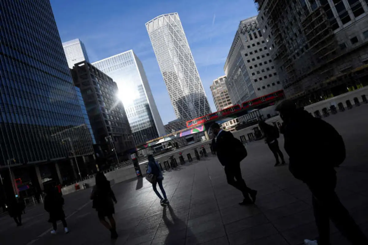 Image for UK jobless rate highest since 2016 as second COVID-19 lockdown hits