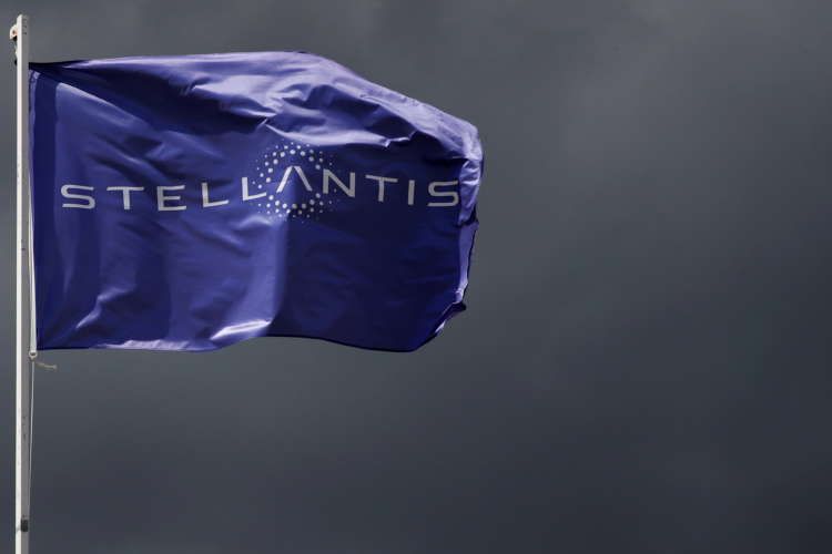 Image for Stellantis to end current contracts with European dealers effective June 2023 &#8211; paper