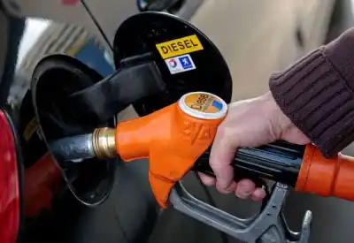 Image for Oil falls 8% on Russia-Ukraine talk hopes, China lockdowns