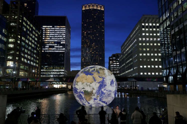 Image for Britain seeks to boost banking services from fintechs