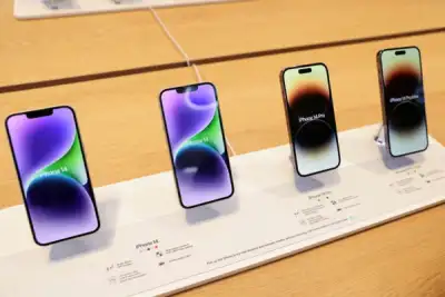 Image for Apple drops plan to boost iPhone production as demand falters-Bloomberg