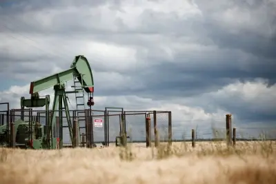 Image for Oil prices close at 1-month low as US pauses tariffs on Mexico