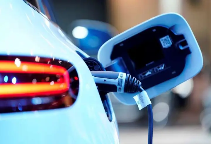 Image for Daimler aims to be ready for an all-electric car market by 2030