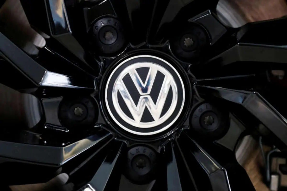 Image for Volkswagen looks at direct buying to secure scarce chips