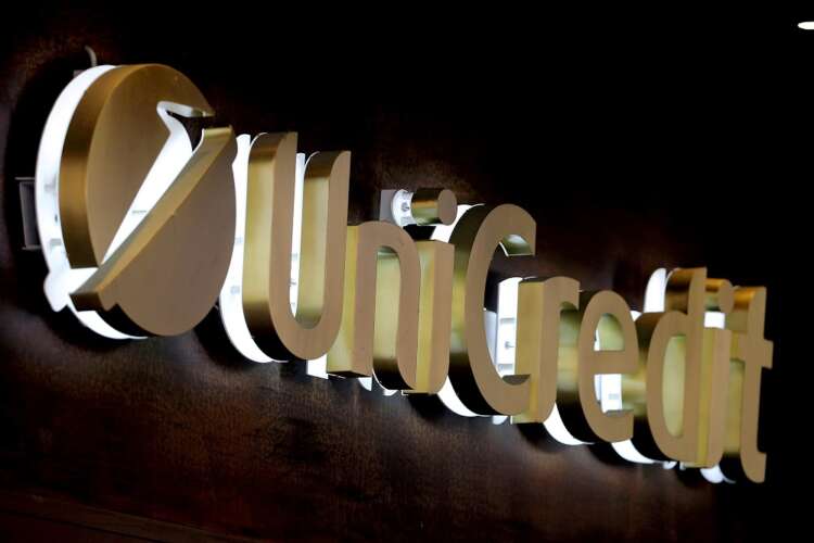 UniCredit mulls 3,000 voluntary job cuts under new plan - sources 1