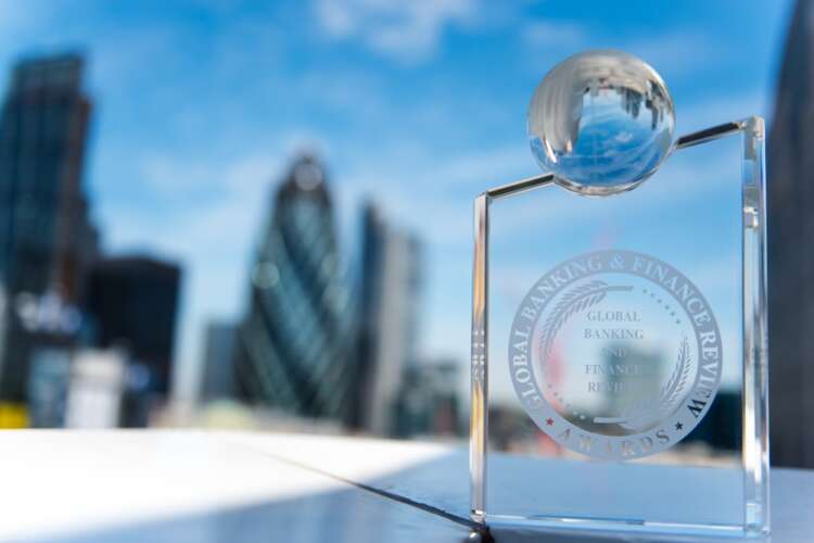 Award Trophy - Global Banking | Finance